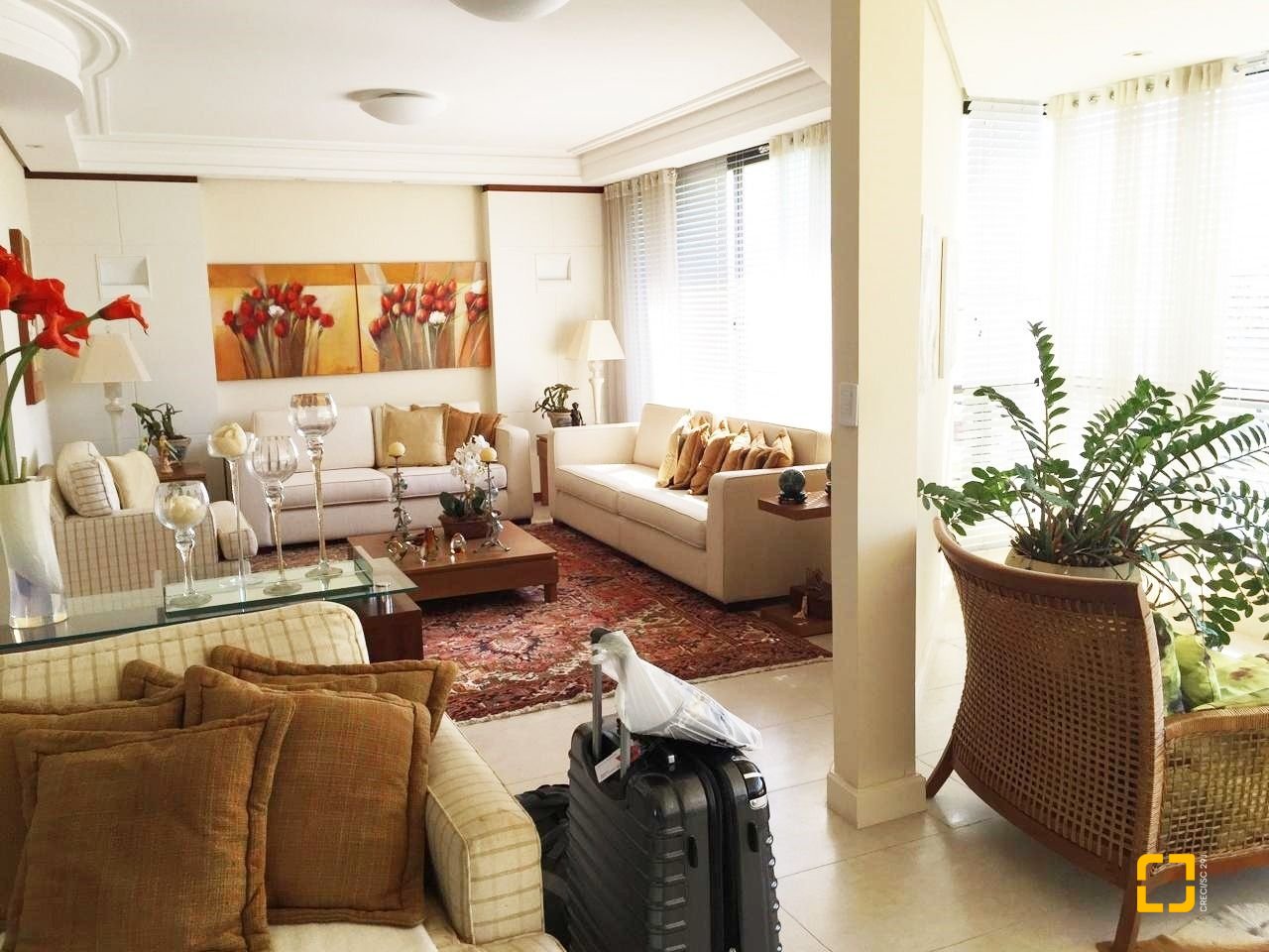Apartamento com 290m², 8 quartos (sendo 4 suítes), 2 garagens, no bairro Centro em Florianópolis