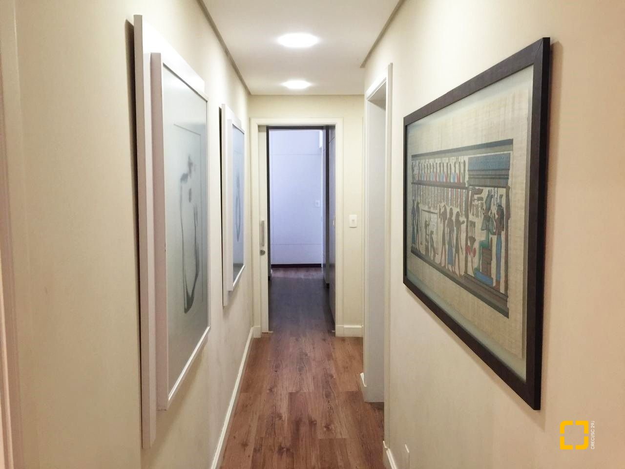 Apartamento com 290m², 8 quartos (sendo 4 suítes), 2 garagens, no bairro Centro em Florianópolis