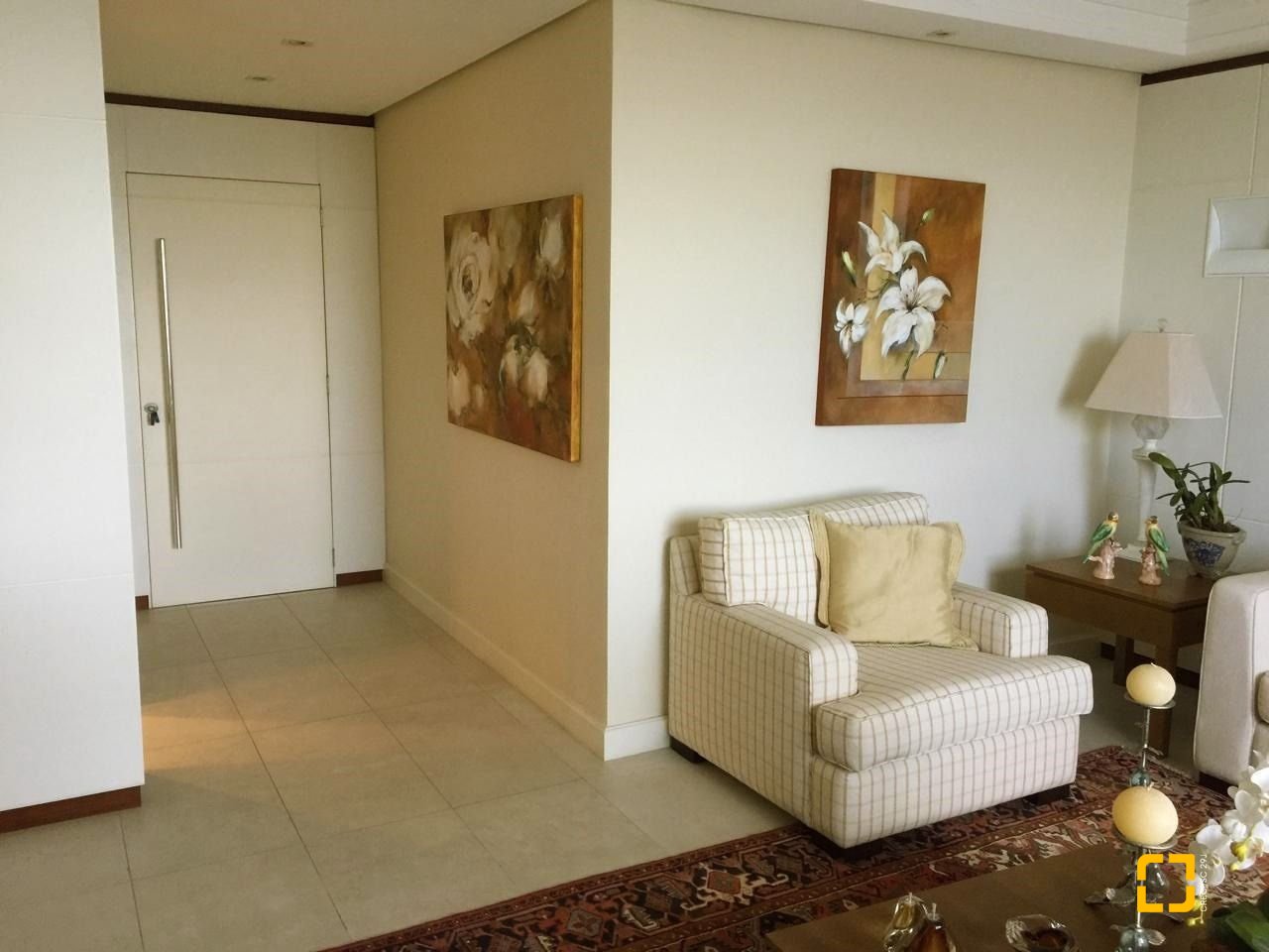 Apartamento com 290m², 8 quartos (sendo 4 suítes), 2 garagens, no bairro Centro em Florianópolis