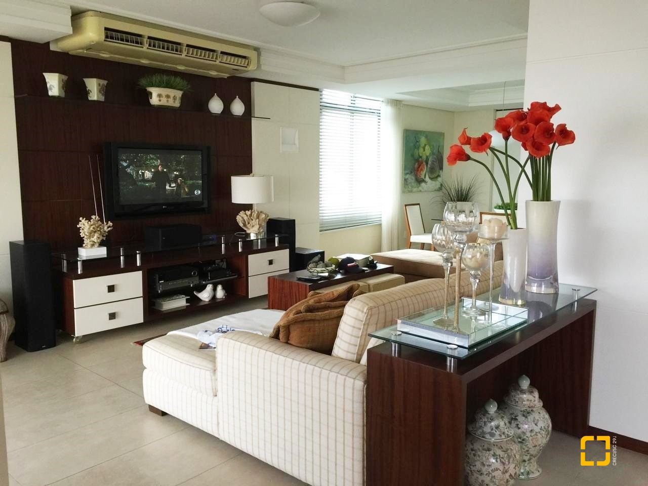 Apartamento com 290m², 8 quartos (sendo 4 suítes), 2 garagens, no bairro Centro em Florianópolis