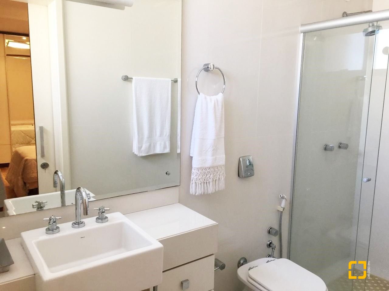 Apartamento com 290m², 8 quartos (sendo 4 suítes), 2 garagens, no bairro Centro em Florianópolis