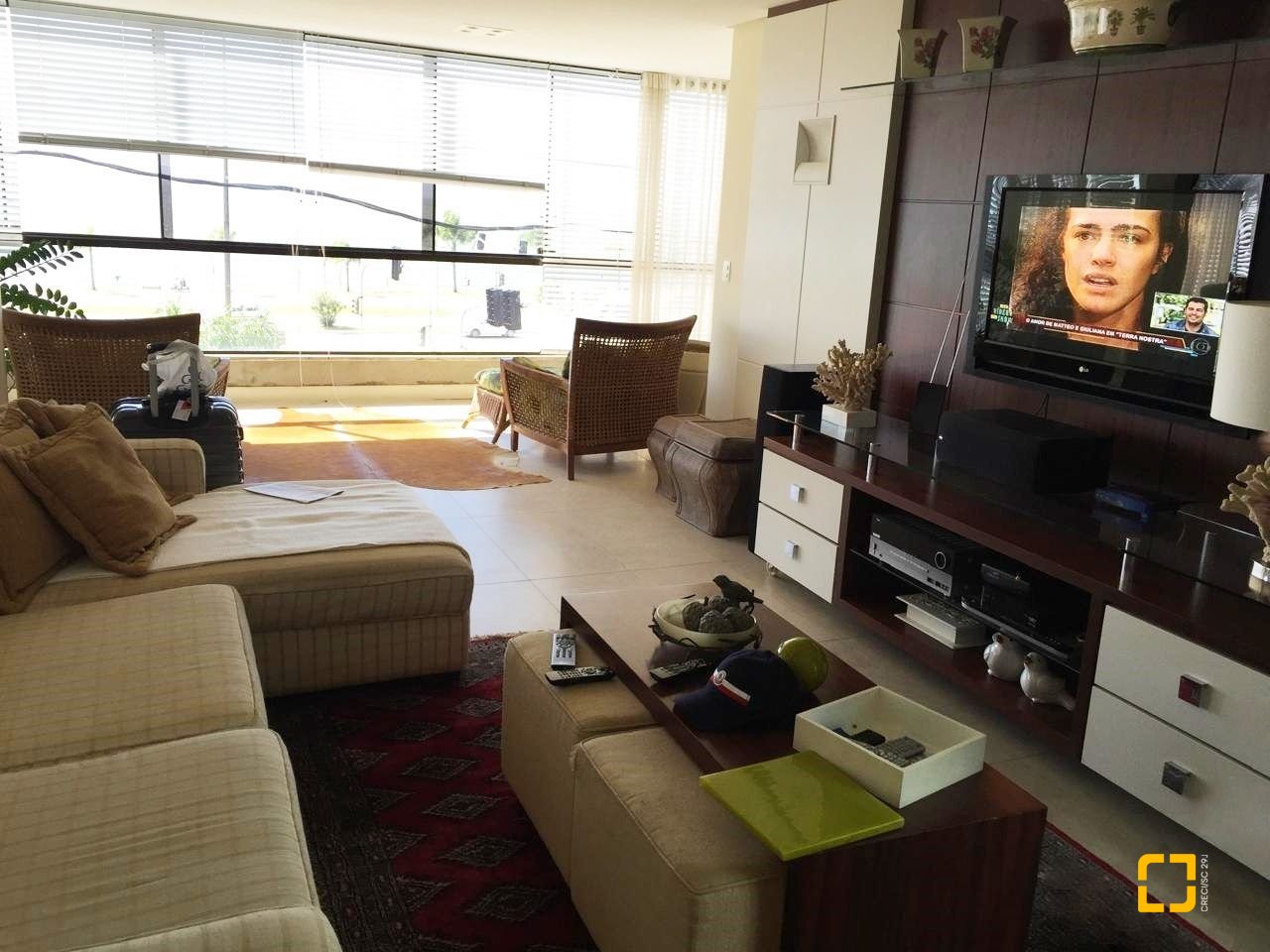 Apartamento com 290m², 8 quartos (sendo 4 suítes), 2 garagens, no bairro Centro em Florianópolis