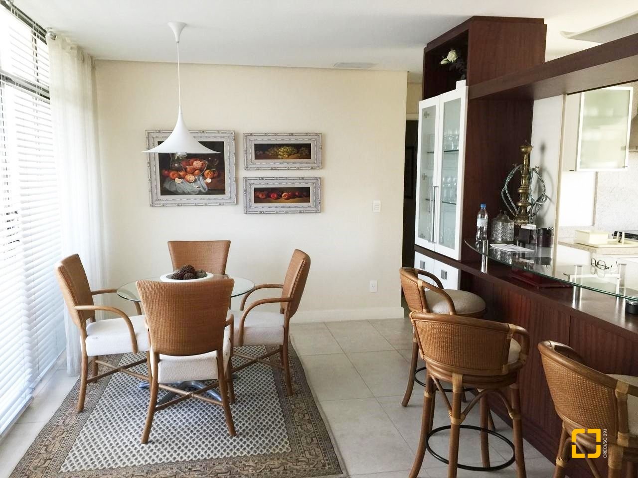 Apartamento com 290m², 8 quartos (sendo 4 suítes), 2 garagens, no bairro Centro em Florianópolis