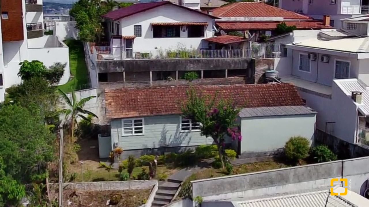 Terreno com 358m², no bairro Coqueiros em Florianópolis