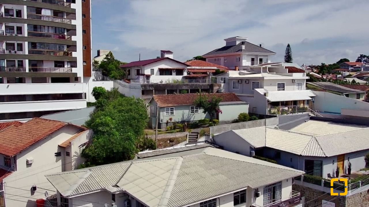 Terreno com 358m², no bairro Coqueiros em Florianópolis