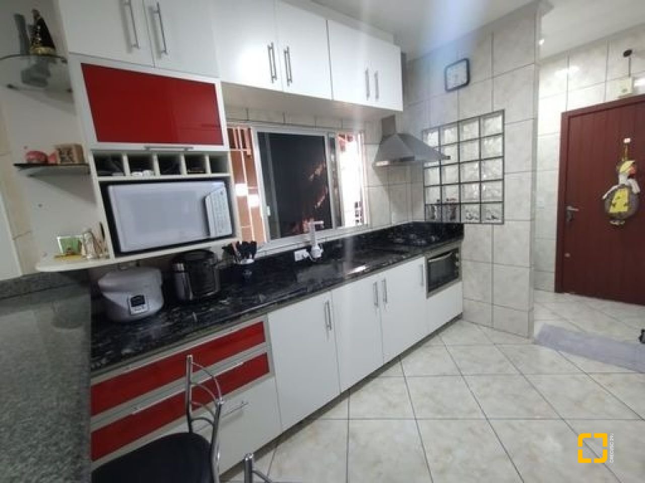 Casa com 100m², 3 quartos (sendo 1 suíte), 3 garagens, no bairro Forquilhas em São José