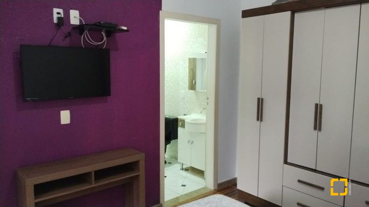 Casa com 100m², 3 quartos (sendo 1 suíte), 3 garagens, no bairro Forquilhas em São José