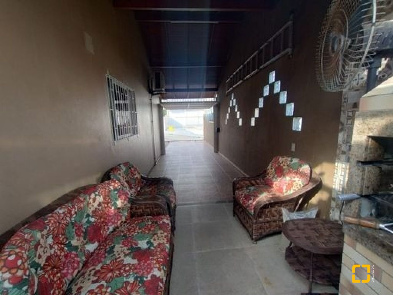 Casa com 100m², 3 quartos (sendo 1 suíte), 3 garagens, no bairro Forquilhas em São José