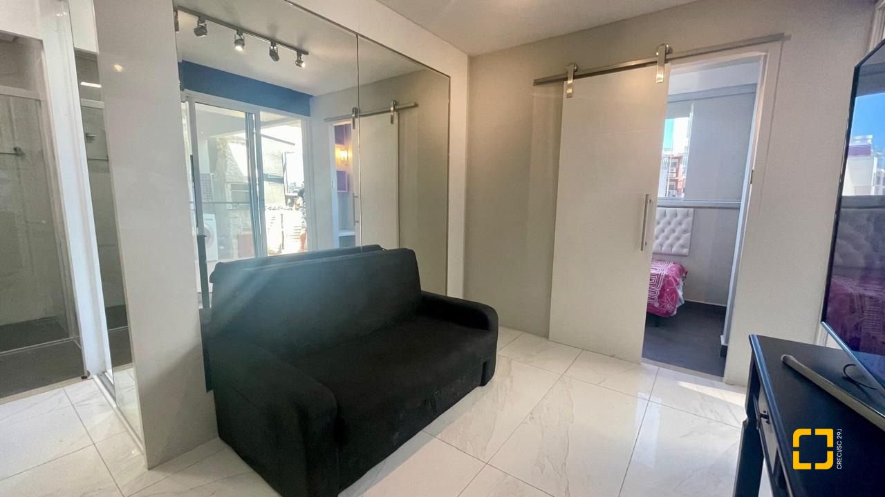 Cobertura com 63m², 3 quartos (sendo 1 suíte), 2 garagens, no bairro Jurerê Internacional em Florianópolis