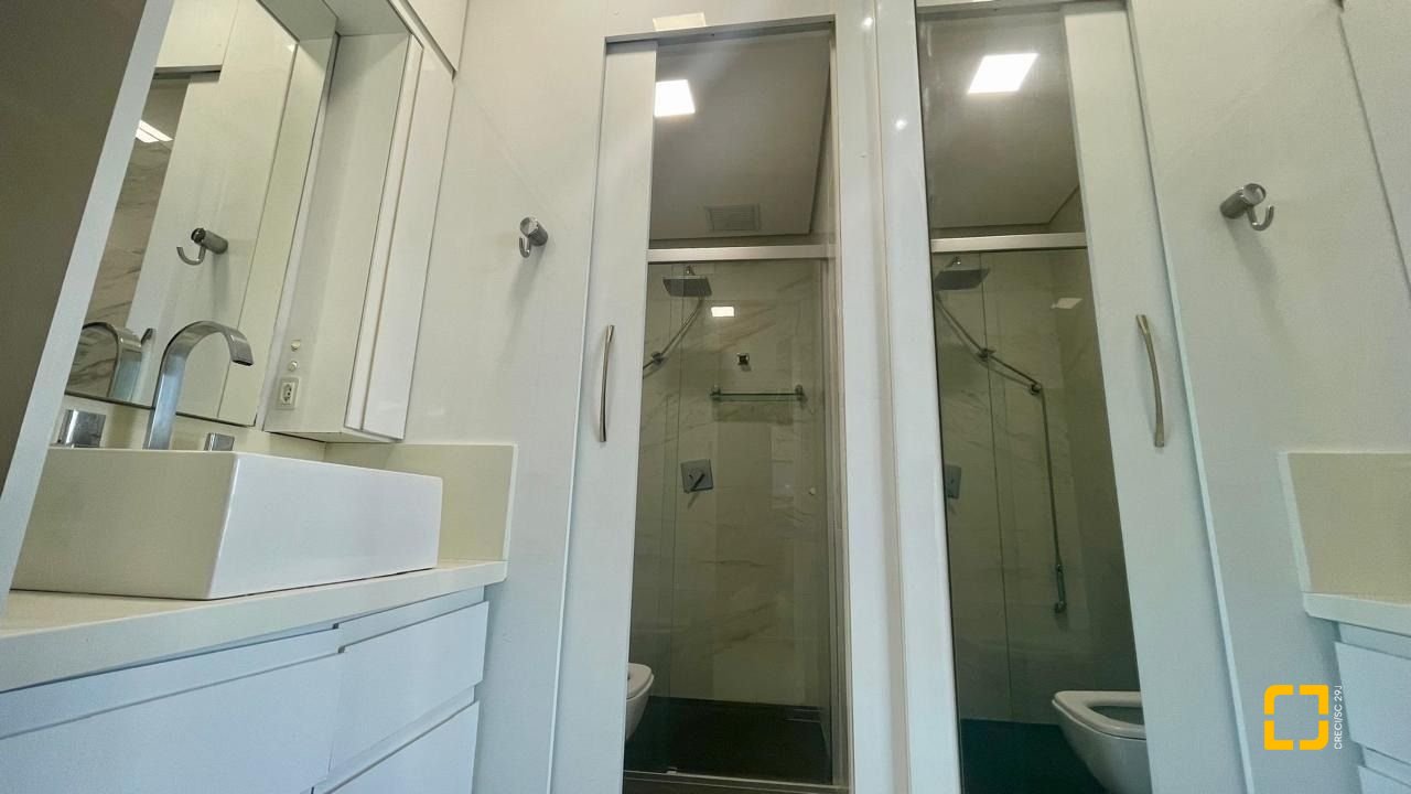 Cobertura com 63m², 3 quartos (sendo 1 suíte), 2 garagens, no bairro Jurerê Internacional em Florianópolis