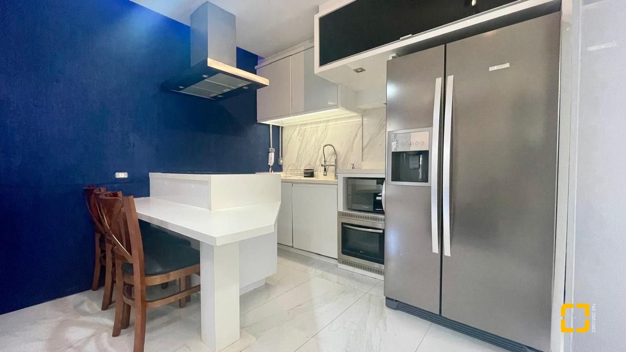 Cobertura com 63m², 3 quartos (sendo 1 suíte), 2 garagens, no bairro Jurerê Internacional em Florianópolis
