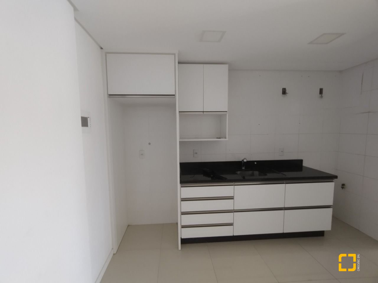 Apartamento com 68m², 3 quartos (sendo 1 suíte), 1 garagem, no bairro Kobrasol em São José