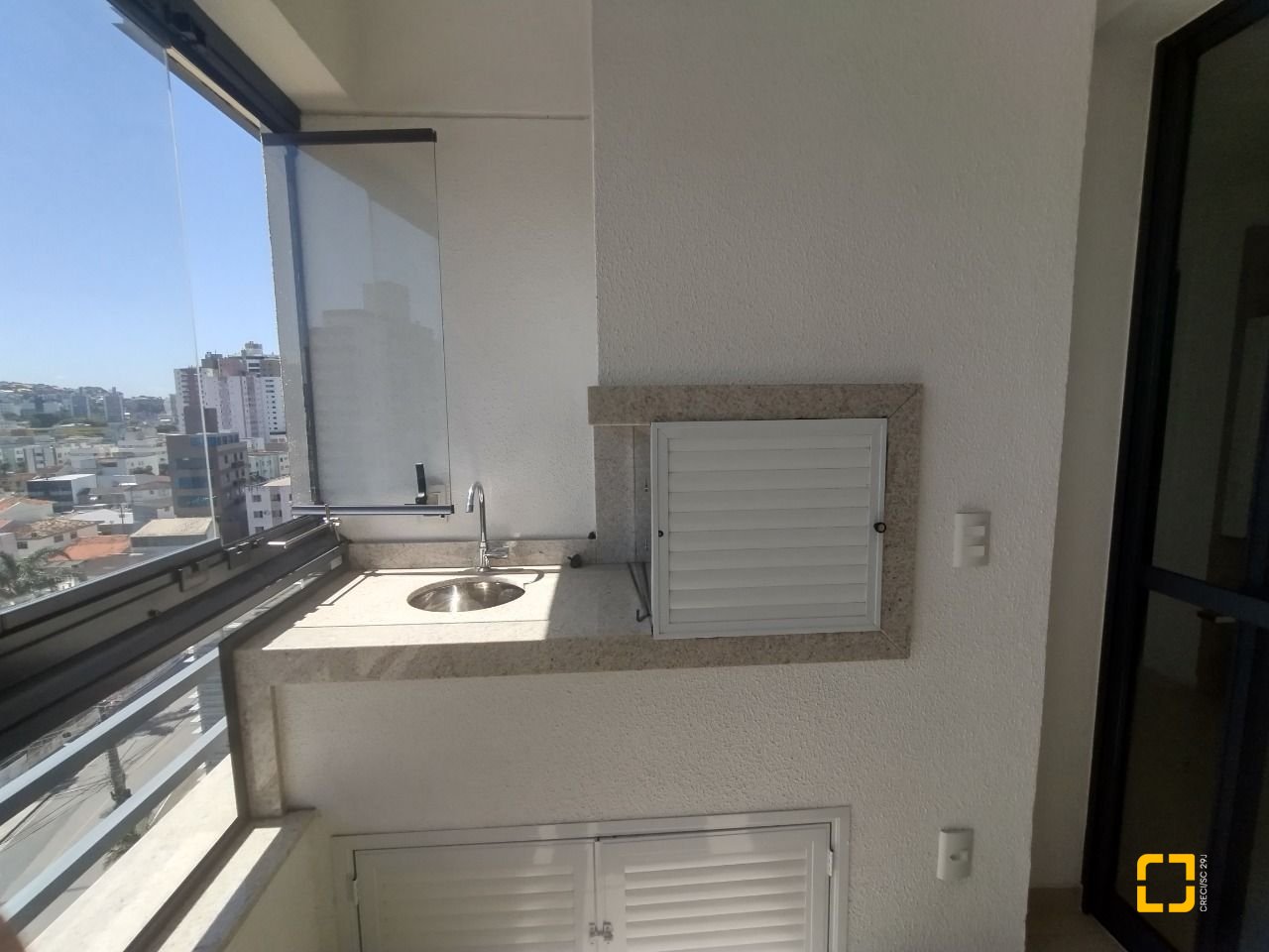 Apartamento com 68m², 3 quartos (sendo 1 suíte), 1 garagem, no bairro Kobrasol em São José