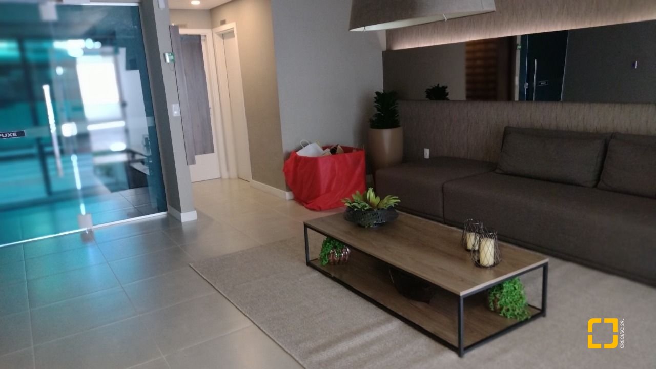 Apartamento com 68m², 3 quartos (sendo 1 suíte), 1 garagem, no bairro Kobrasol em São José