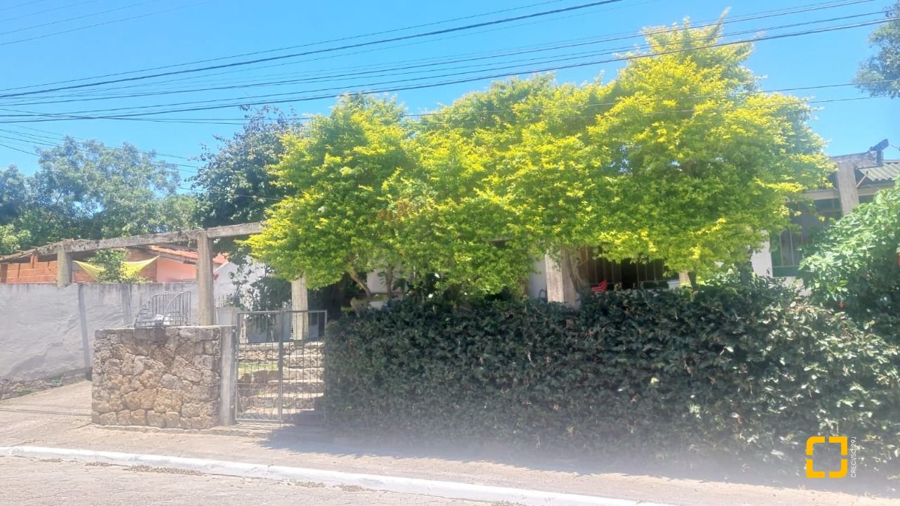 Casa com 530m², 5 quartos, 8 garagens, no bairro Lagoa da Conceição em Florianópolis