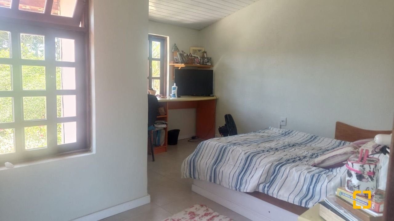 Casa com 530m², 5 quartos, 8 garagens, no bairro Lagoa da Conceição em Florianópolis