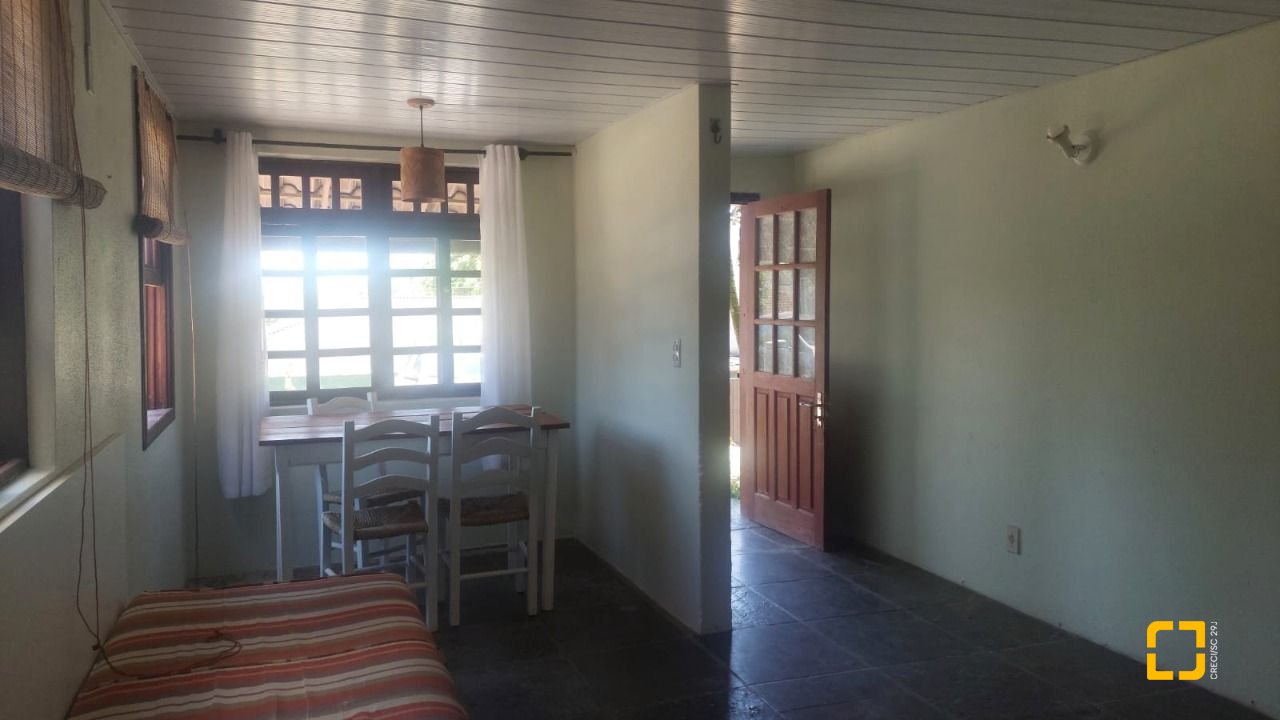 Casa com 530m², 5 quartos, 8 garagens, no bairro Lagoa da Conceição em Florianópolis