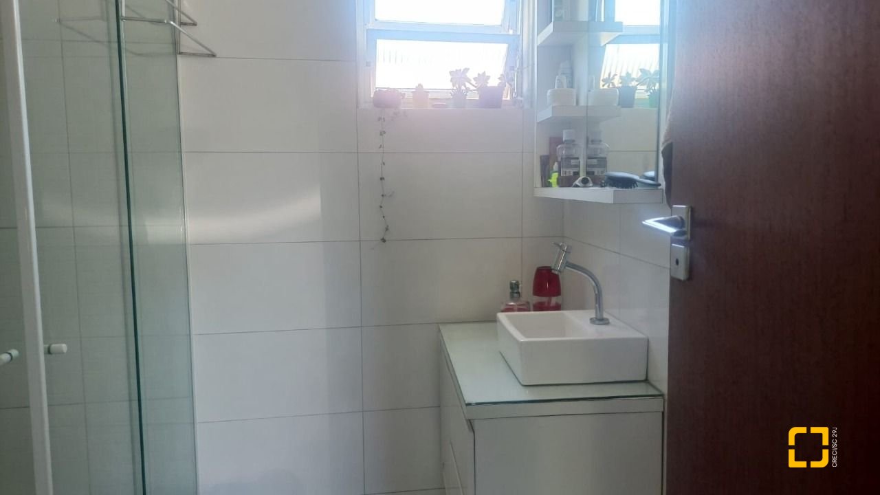 Casa com 530m², 5 quartos, 8 garagens, no bairro Lagoa da Conceição em Florianópolis