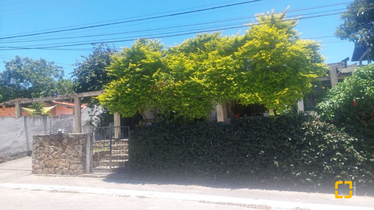Casa com 530m², 5 quartos, 8 garagens, no bairro Lagoa da Conceição em Florianópolis
