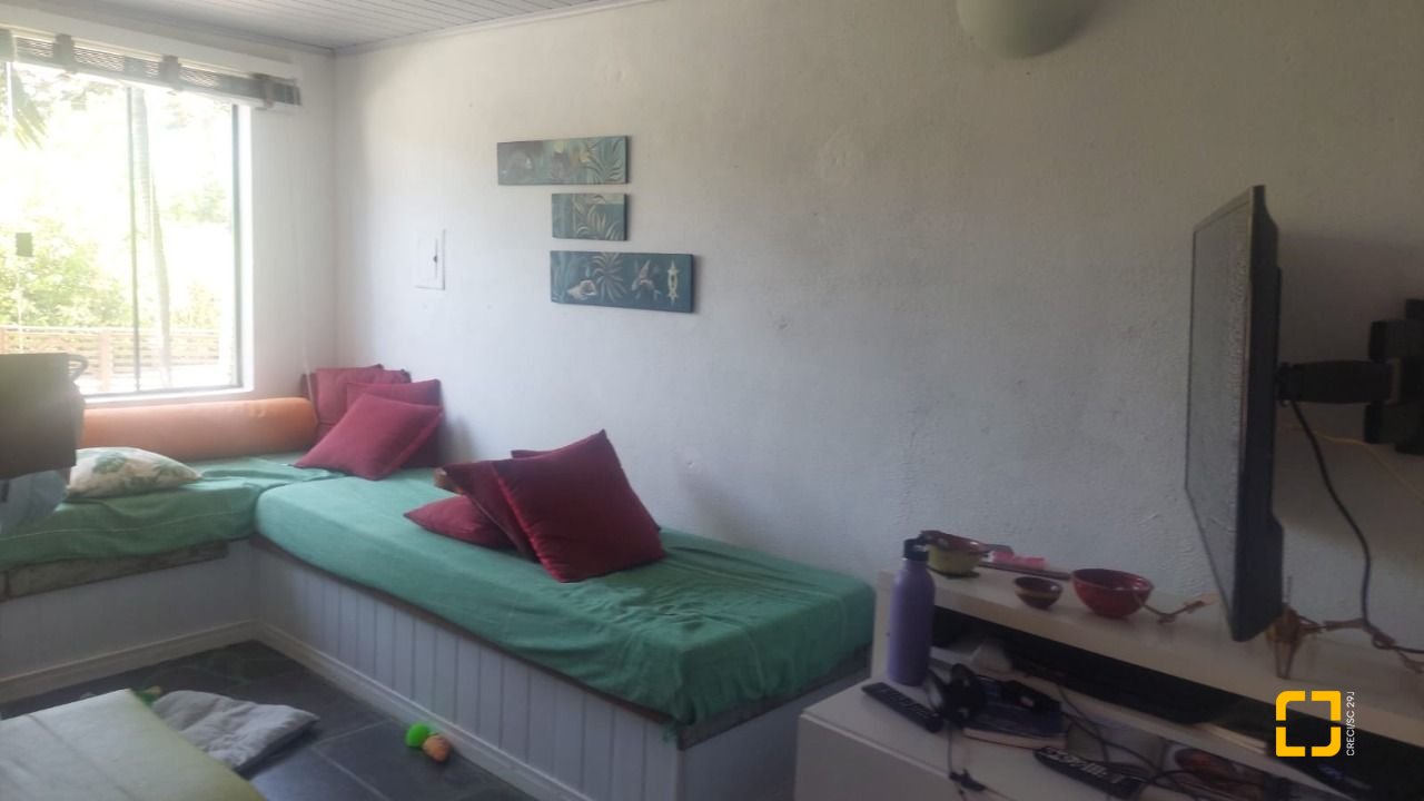 Casa com 530m², 5 quartos, 8 garagens, no bairro Lagoa da Conceição em Florianópolis