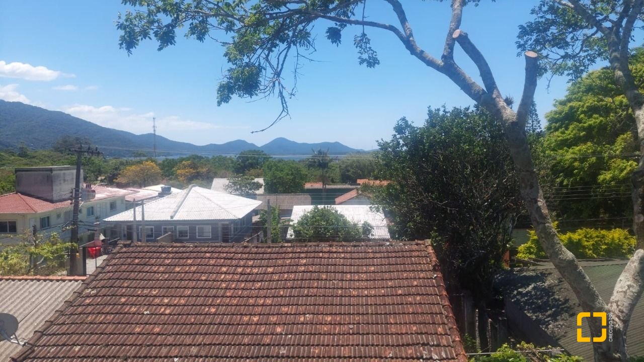 Casa com 530m², 5 quartos, 8 garagens, no bairro Lagoa da Conceição em Florianópolis