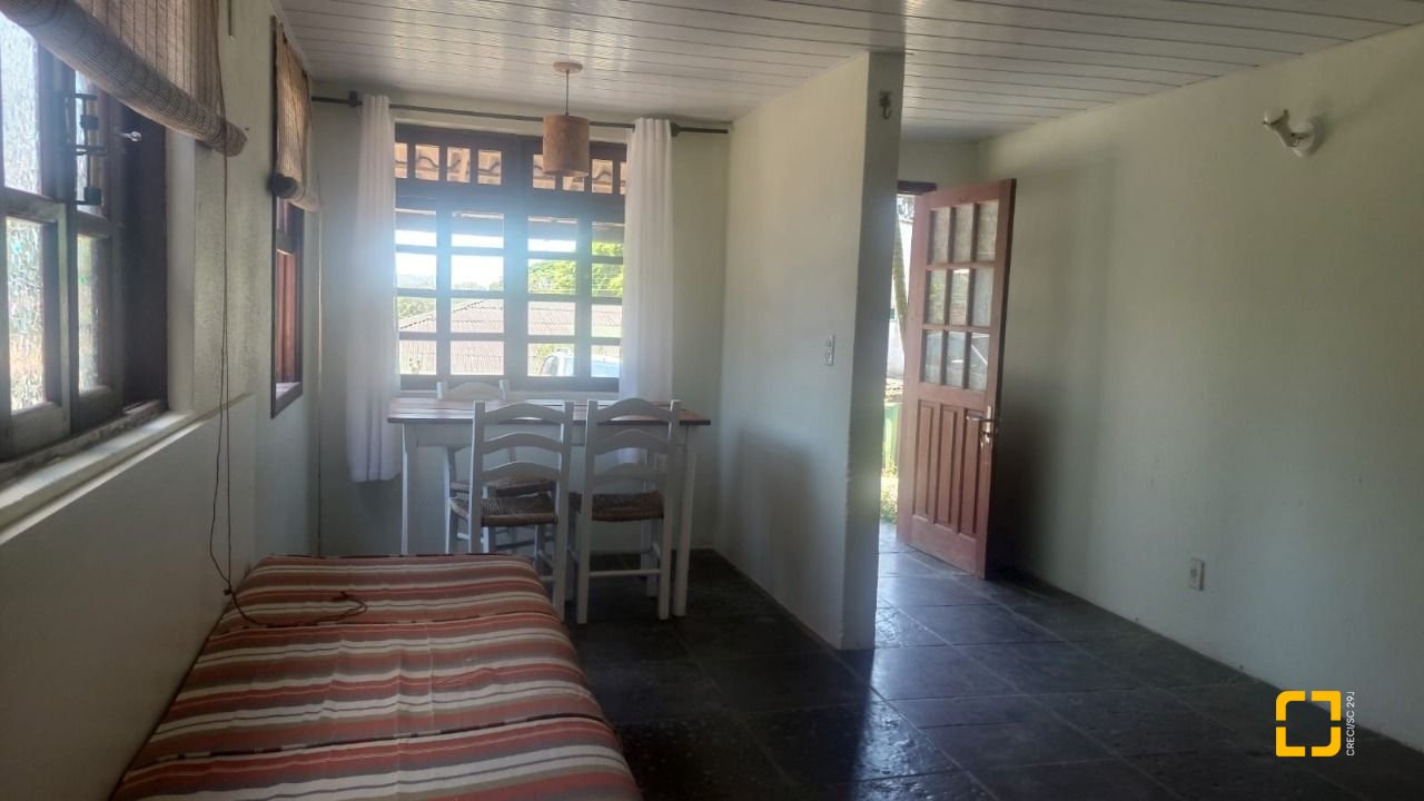 Casa com 530m², 5 quartos, 8 garagens, no bairro Lagoa da Conceição em Florianópolis