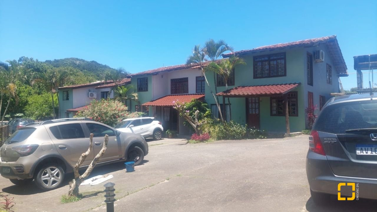 Casa com 530m², 5 quartos, 8 garagens, no bairro Lagoa da Conceição em Florianópolis