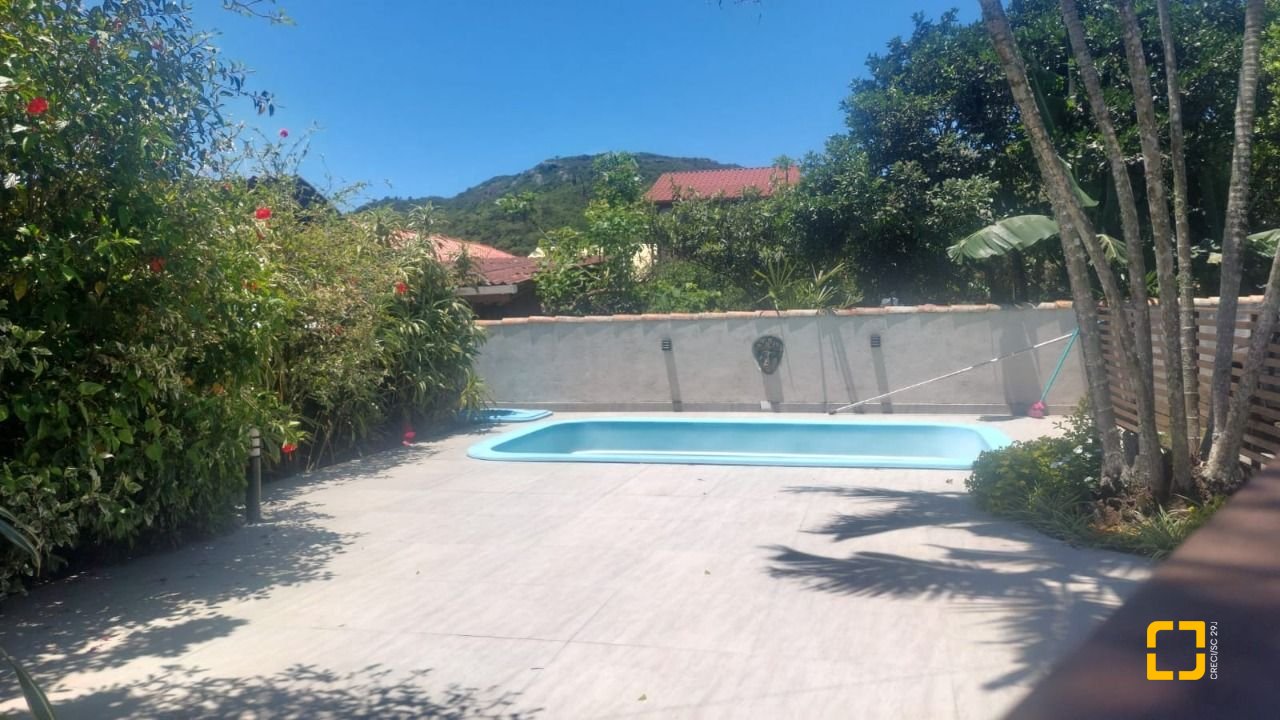 Casa com 530m², 5 quartos, 8 garagens, no bairro Lagoa da Conceição em Florianópolis