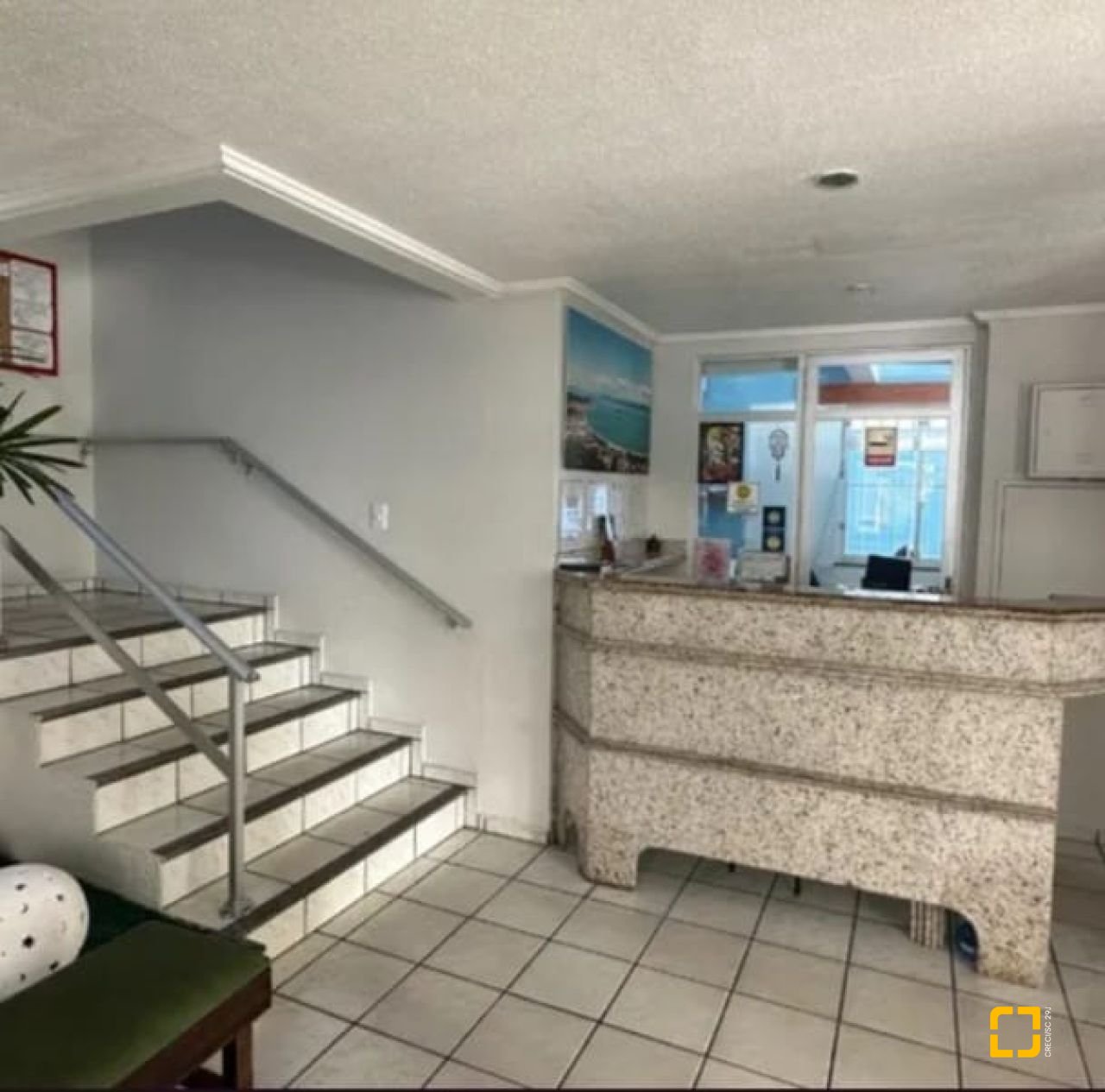 Prédio com 1539m², 21 garagens, no bairro Canasvieiras em Florianópolis