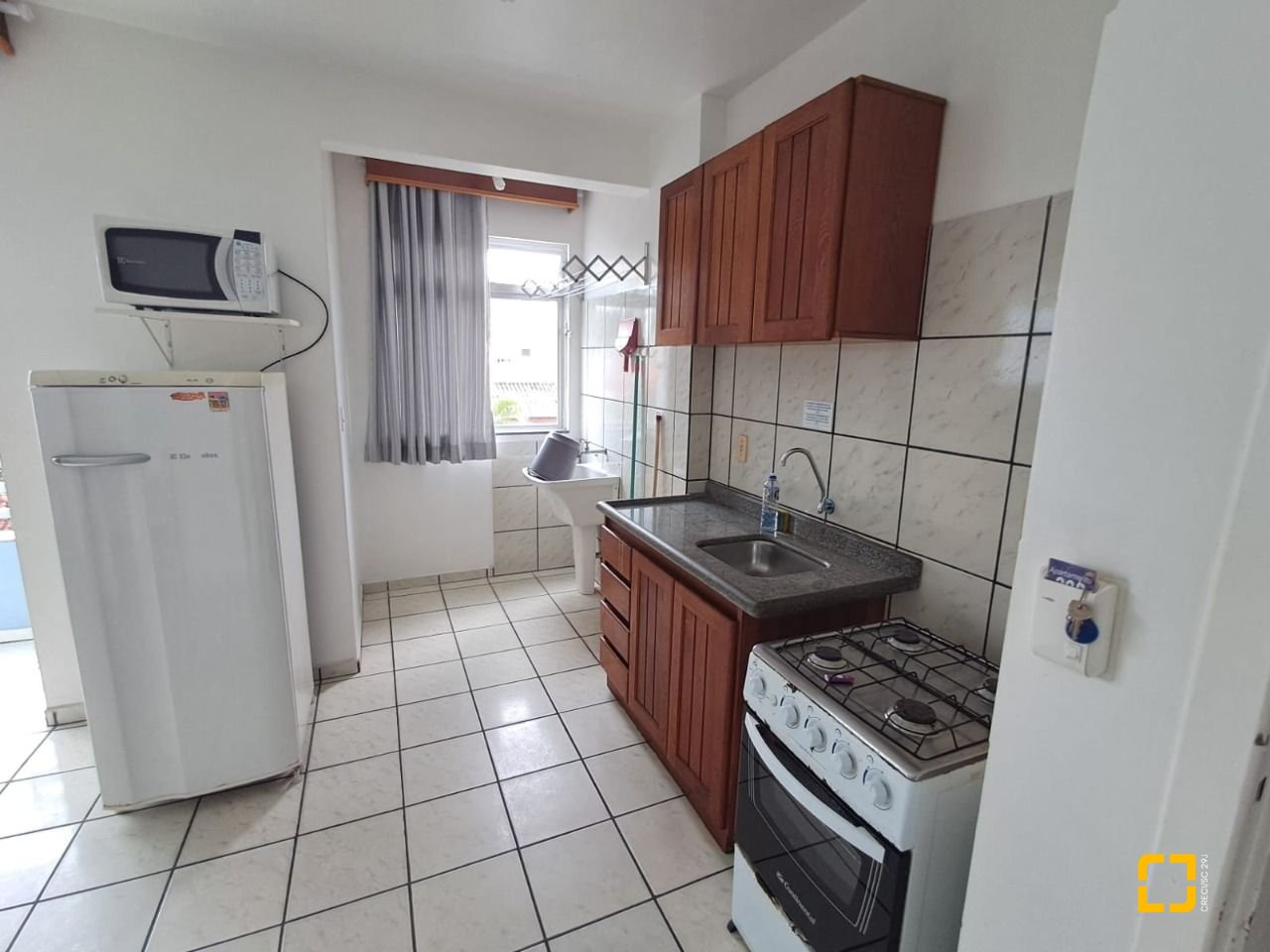Prédio com 1539m², 21 garagens, no bairro Canasvieiras em Florianópolis
