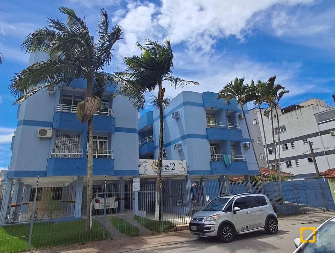 Prédio com 1539m², 21 garagens, no bairro Canasvieiras em Florianópolis