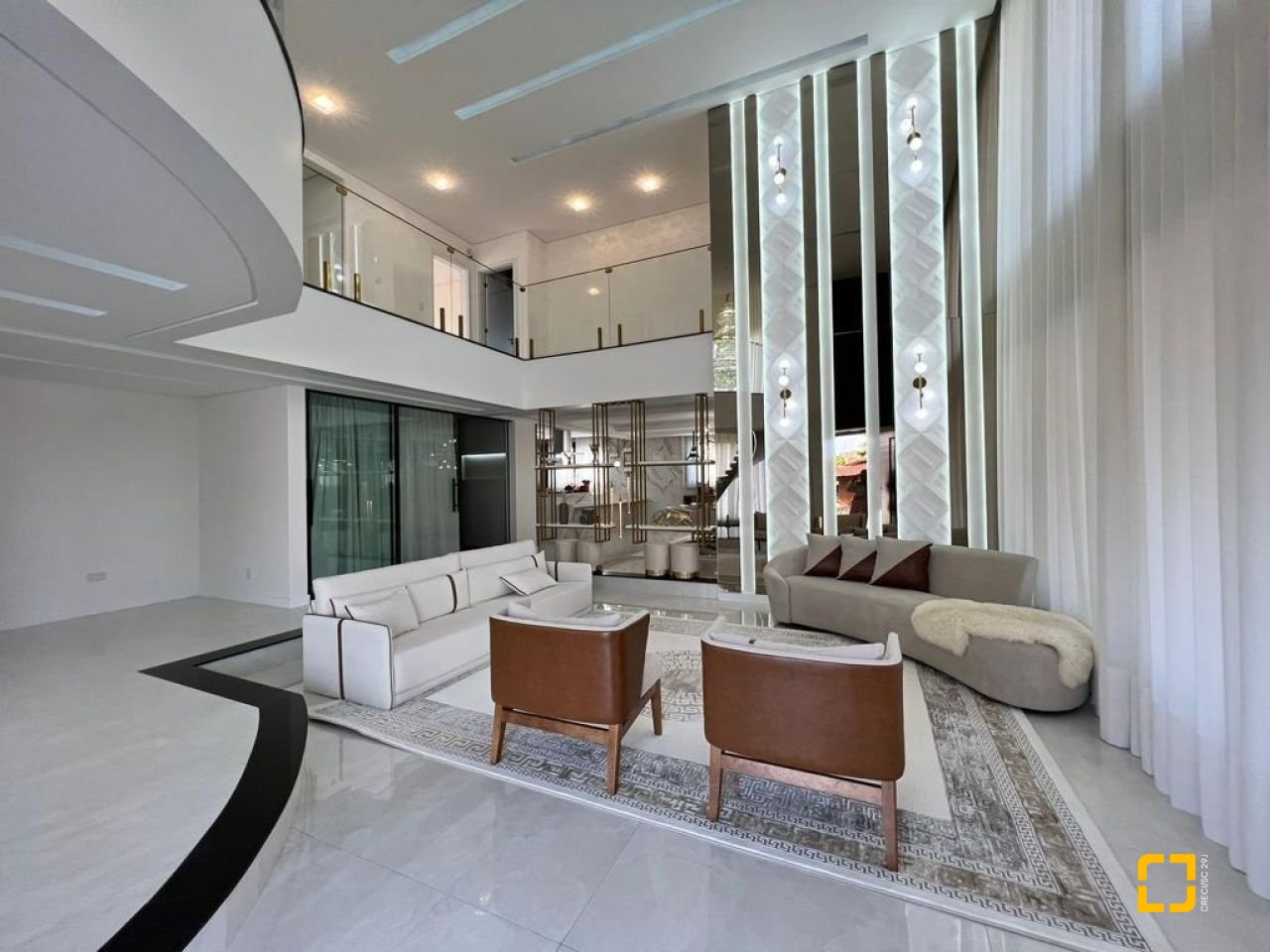 Casa de Condomínio com 782m², 5 quartos (sendo 5 suítes), 12 garagens, no bairro Ingleses em Florianópolis