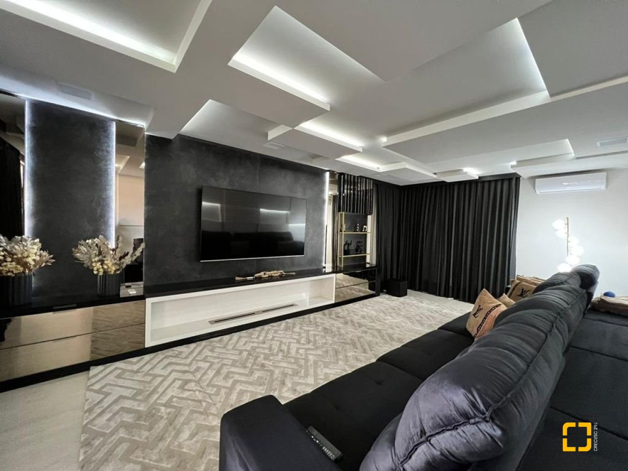 Casa de Condomínio com 782m², 5 quartos (sendo 5 suítes), 12 garagens, no bairro Ingleses em Florianópolis