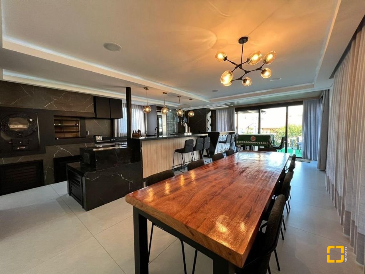 Casa de Condomínio com 782m², 5 quartos (sendo 5 suítes), 12 garagens, no bairro Ingleses em Florianópolis