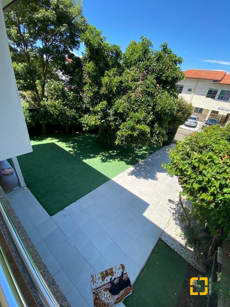 Casa com 360m², 7 quartos (sendo 3 suítes), 2 garagens, no bairro Ingleses em Florianópolis