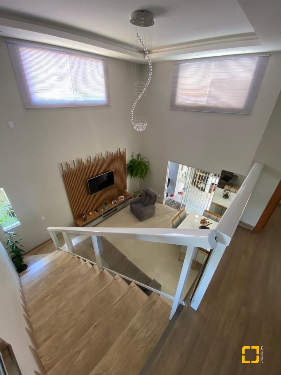 Casa com 360m², 7 quartos (sendo 3 suítes), 2 garagens, no bairro Ingleses em Florianópolis