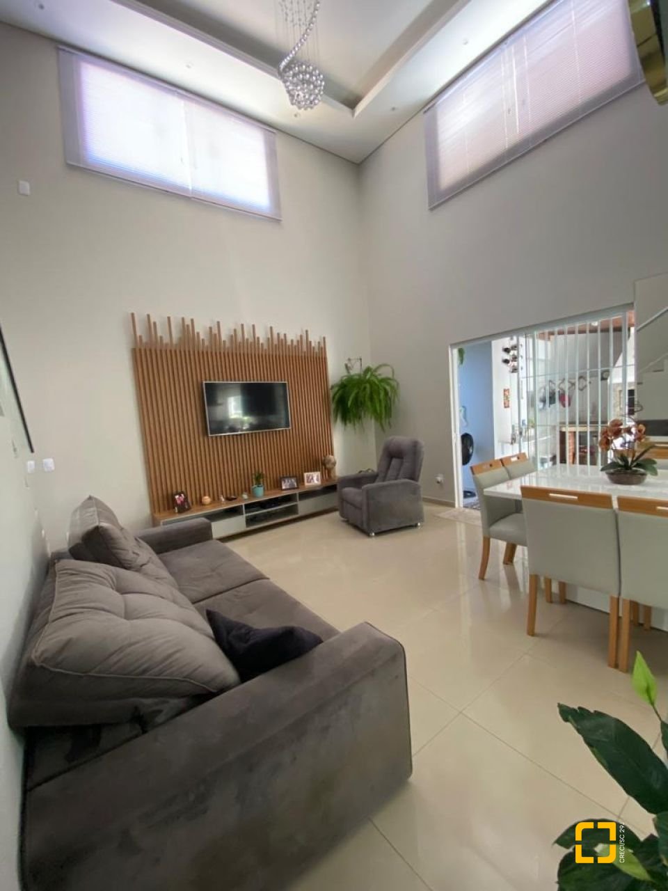 Casa com 360m², 7 quartos (sendo 3 suítes), 2 garagens, no bairro Ingleses em Florianópolis