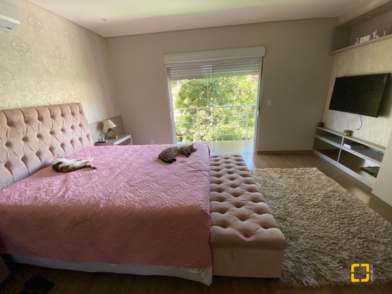 Casa com 360m², 7 quartos (sendo 3 suítes), 2 garagens, no bairro Ingleses em Florianópolis