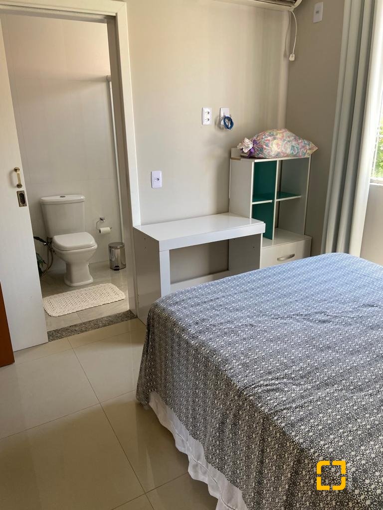 Casa com 360m², 7 quartos (sendo 3 suítes), 2 garagens, no bairro Ingleses em Florianópolis
