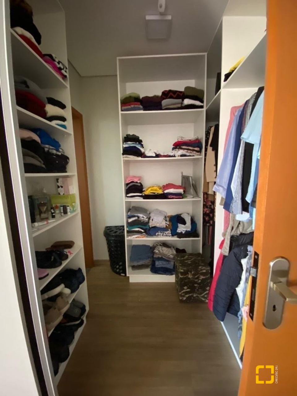 Casa com 360m², 7 quartos (sendo 3 suítes), 2 garagens, no bairro Ingleses em Florianópolis