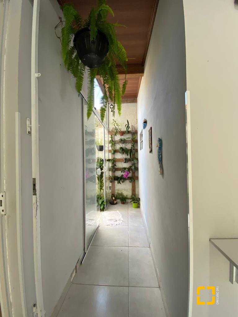 Casa com 360m², 7 quartos (sendo 3 suítes), 2 garagens, no bairro Ingleses em Florianópolis