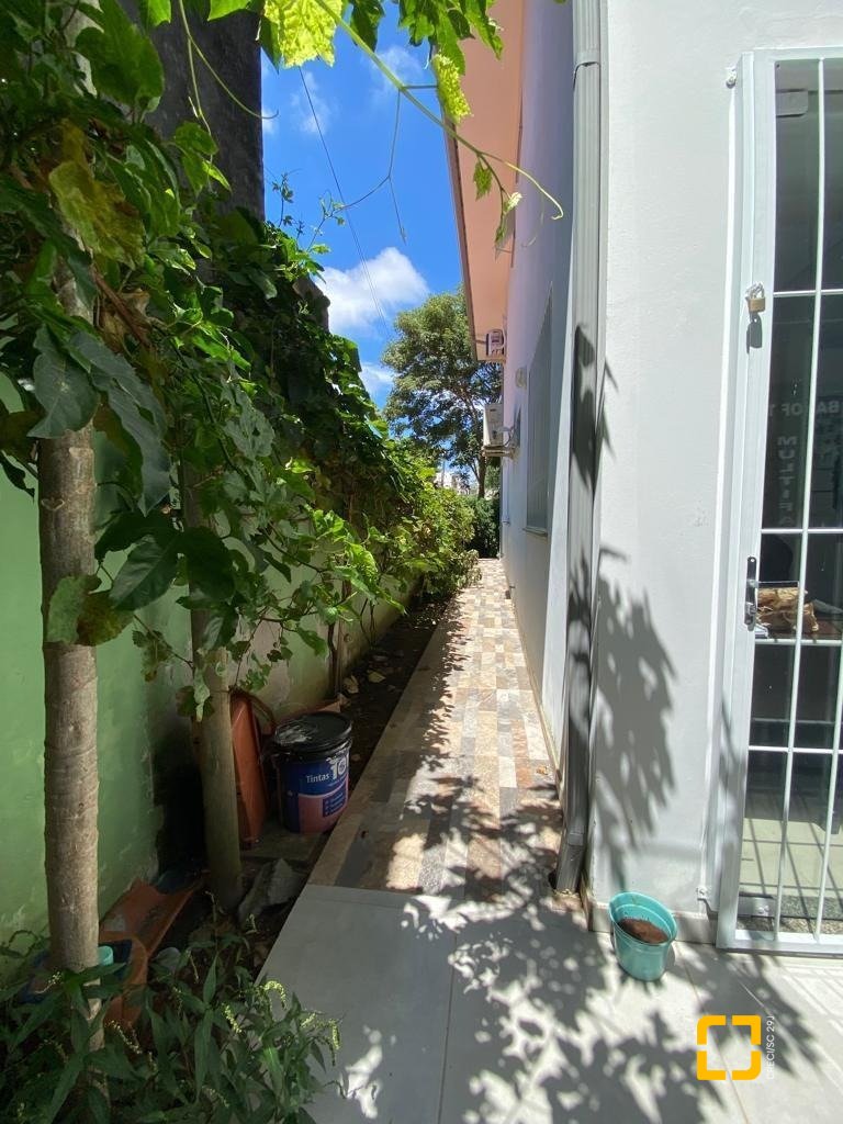 Casa com 360m², 7 quartos (sendo 3 suítes), 2 garagens, no bairro Ingleses em Florianópolis