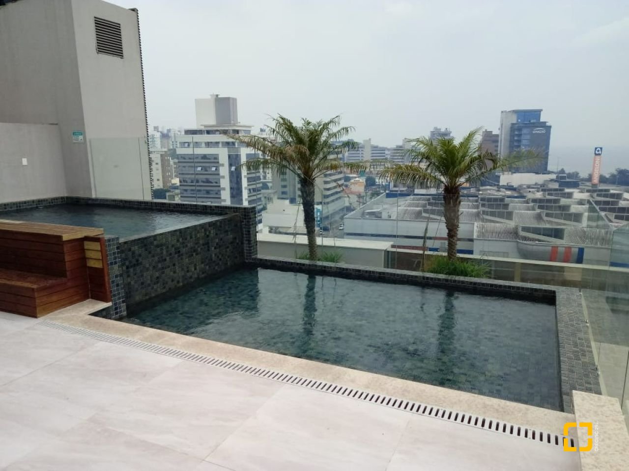Apartamento com 113m², 6 quartos (sendo 3 suítes), 3 garagens, no bairro Beiramar em Florianópolis