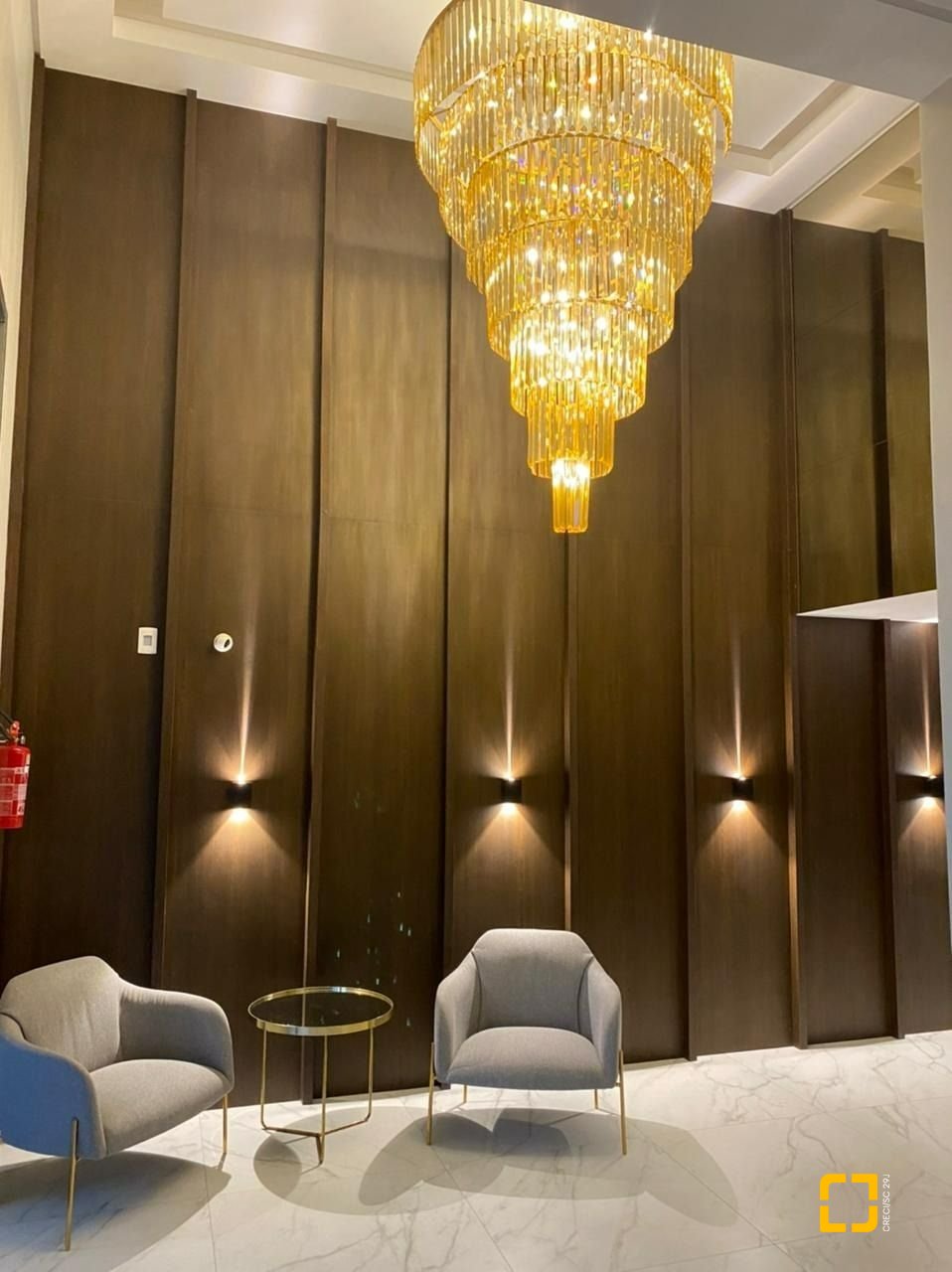 Apartamento com 113m², 6 quartos (sendo 3 suítes), 3 garagens, no bairro Beiramar em Florianópolis