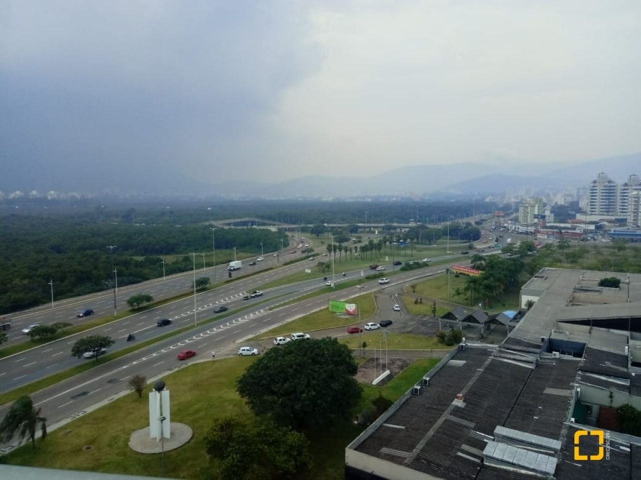Apartamento com 113m², 6 quartos (sendo 3 suítes), 3 garagens, no bairro Beiramar em Florianópolis