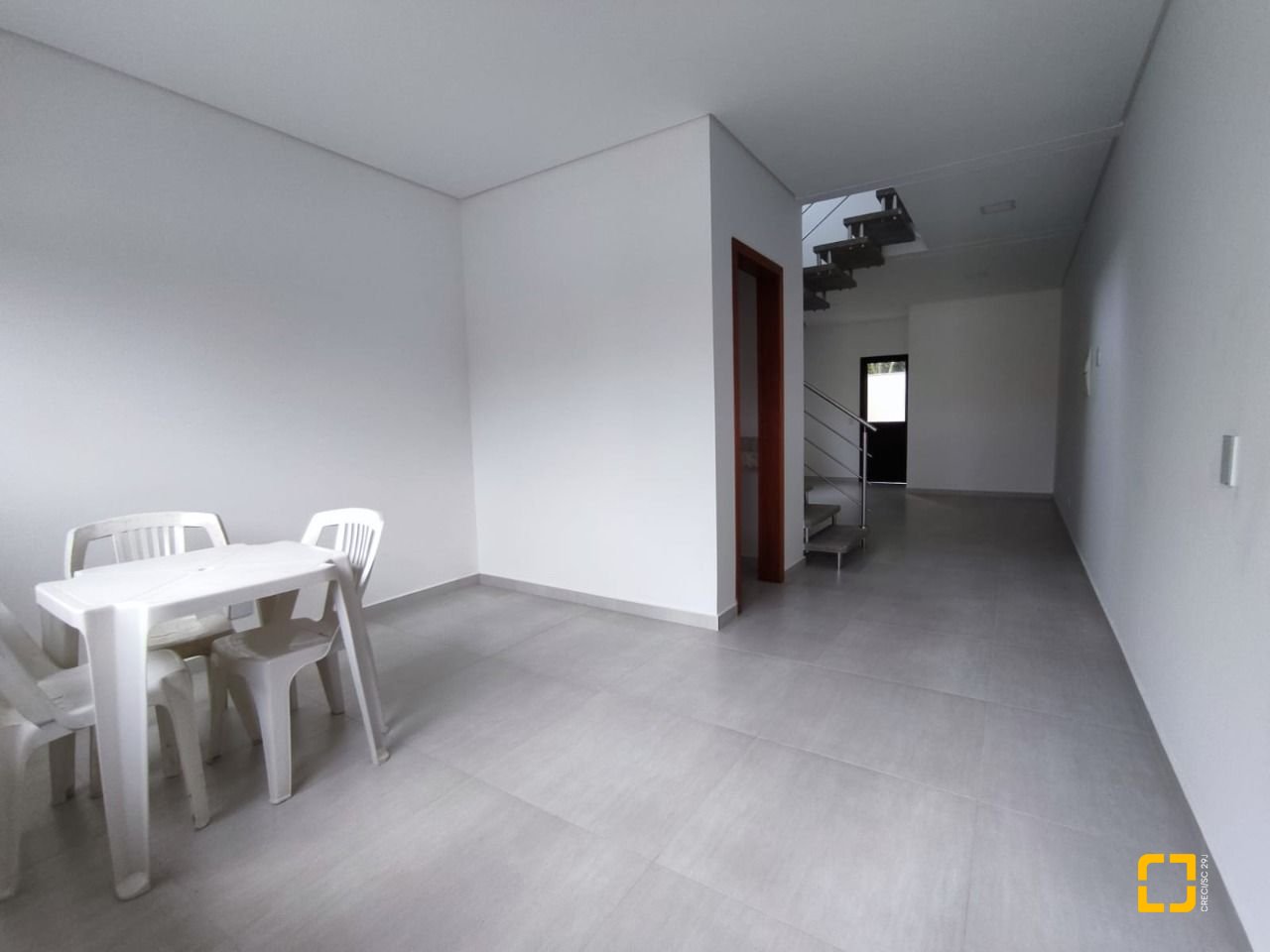 Casa com 88m², 4 quartos (sendo 2 suítes), 2 garagens, no bairro Rio Vermelho em Florianópolis