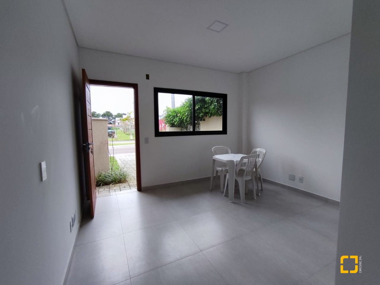 Casa com 88m², 4 quartos (sendo 2 suítes), 2 garagens, no bairro Rio Vermelho em Florianópolis