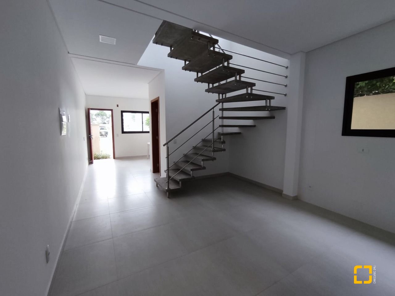 Casa com 88m², 4 quartos (sendo 2 suítes), 2 garagens, no bairro Rio Vermelho em Florianópolis