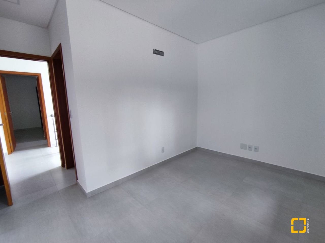 Casa com 88m², 4 quartos (sendo 2 suítes), 2 garagens, no bairro Rio Vermelho em Florianópolis