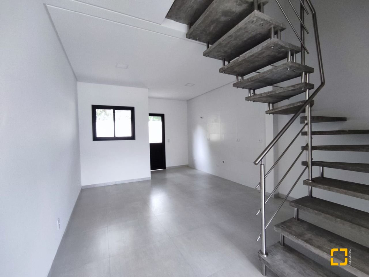 Casa com 89m², 4 quartos (sendo 2 suítes), 2 garagens, no bairro Rio Vermelho em Florianópolis